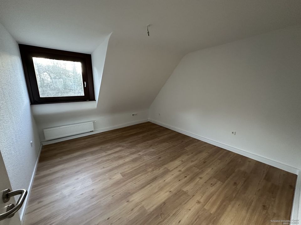 Neu renovierte DG Wohnung in 66119 Saarbrücken in Saarbrücken