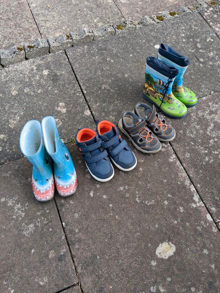 Gummistiefel Kinderschuhe Sandalen Schuhe Größe 31 in Wolfhagen 