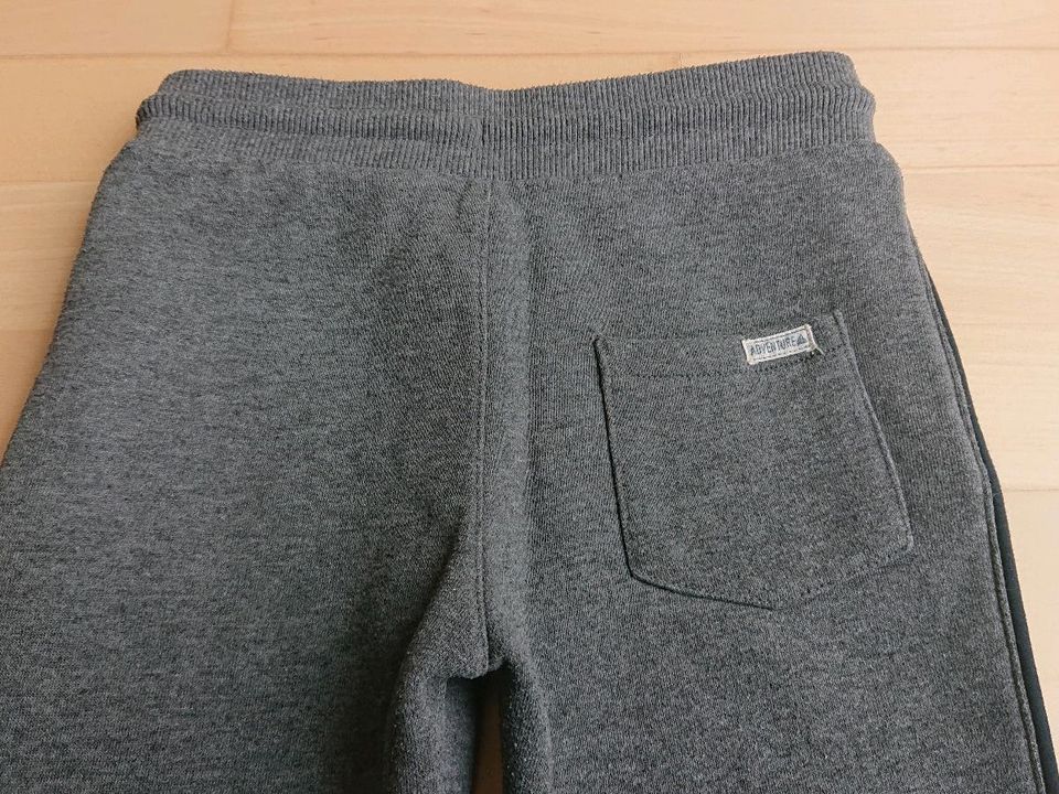 Wie neu! Jungen Jogginghose Gr. 128/134, 1mal getragen, Sporthose in Oldenburg