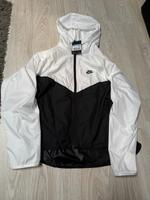 Nike Jacke Thüringen - Drei Gleichen Vorschau