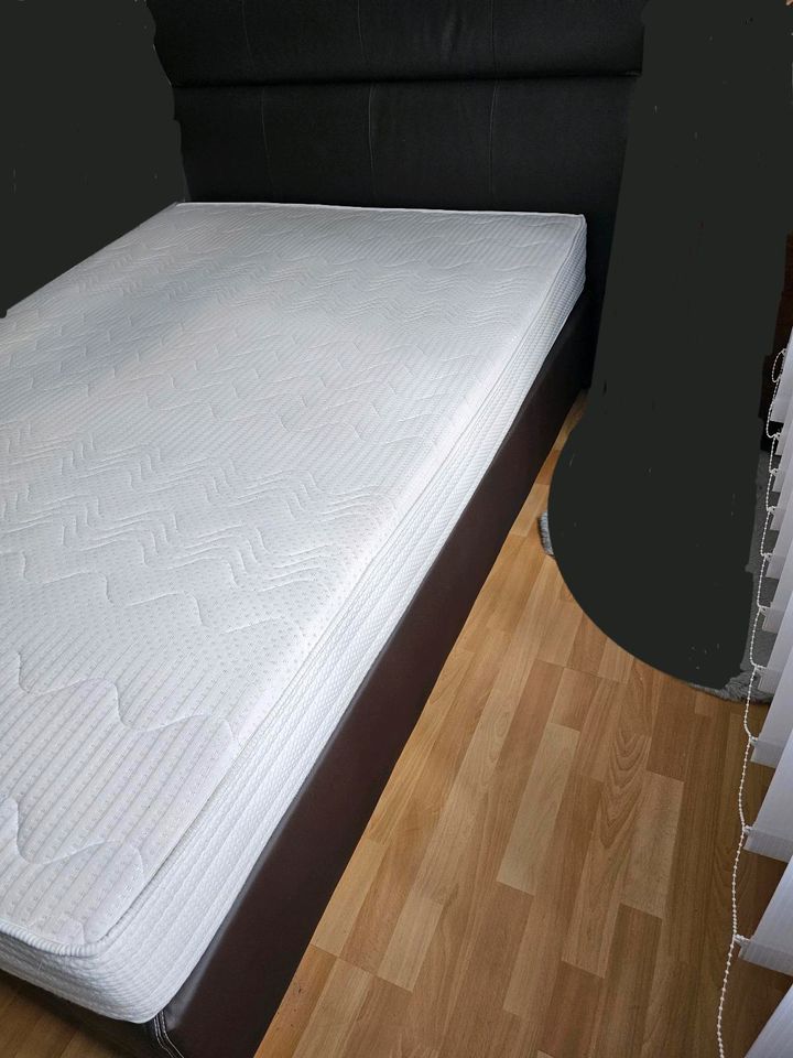 Boxspringbett 140x200 mit Matratze in Wuppertal