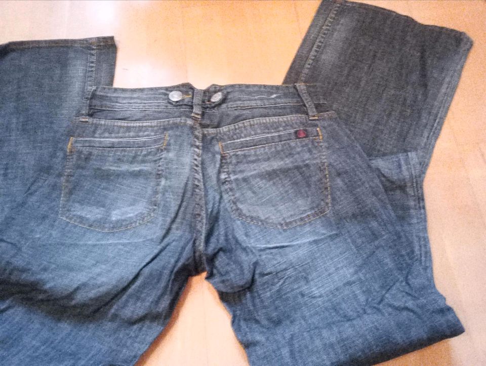 Jeans in Größe w 26-L32 in Mechernich