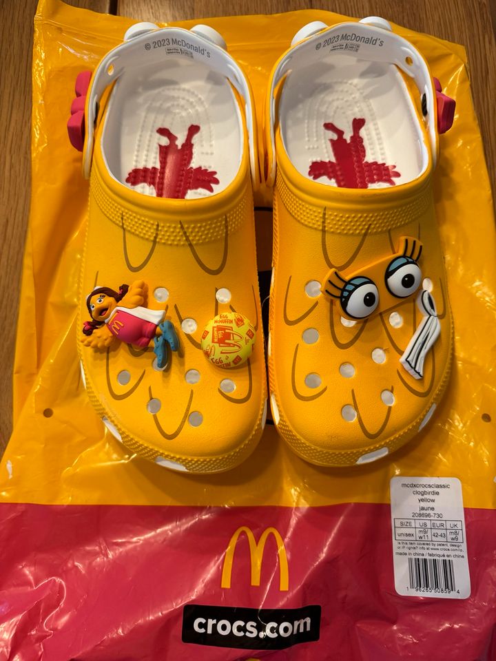 McDonalds Crocs gelb  42-43 in Kirchzell