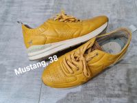 Mustang Sneaker Turnschuhe 38 senfgelb Hessen - Fuldabrück Vorschau