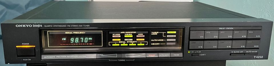 Onkyo Integra T-4250 Quartz Synthesizer-UKW-Stereo/MW-Tuner in Münster