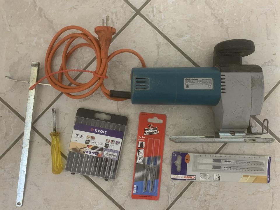 Black & Decker DN 99E /D1 Profi Stichsäge 400W funktioniert prima in Simbach