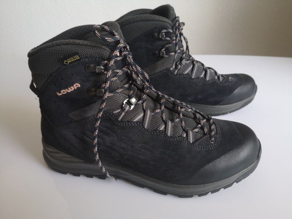 Damen Wander Schuhe Boots LOWA EXPLORER GTX Gr 41 blau Leder in Erkrath