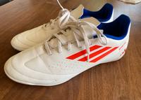 wNeu Adidas Deportivo Fußballschuhe Gr. 45 1/3 weiß/rot Bayern - Obernbreit Vorschau