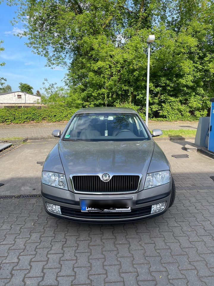 Skoda Octavia Limousine nur 65000km in Brandenburg an der Havel