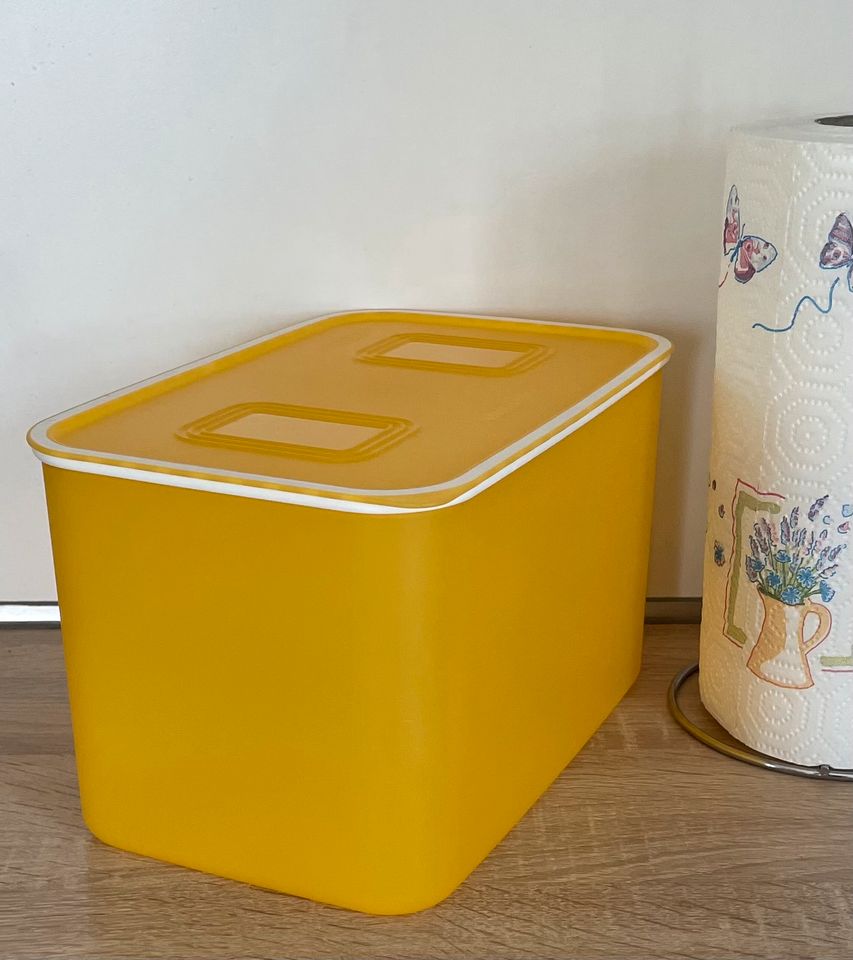 Tupperware Dose 4,6 L mit Deckel & Kanne blau und weiß in Neunkirchen Siegerland