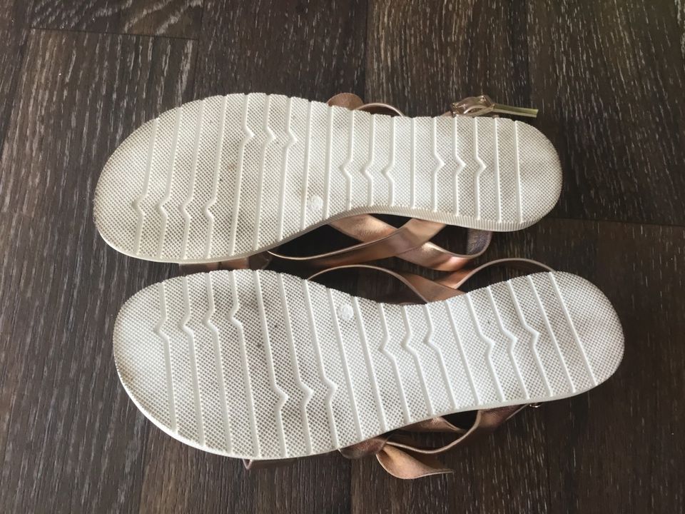 Sandalen Gr.36 Mädchen rose-gold, nur 1x getragen w.NEU in Könnern