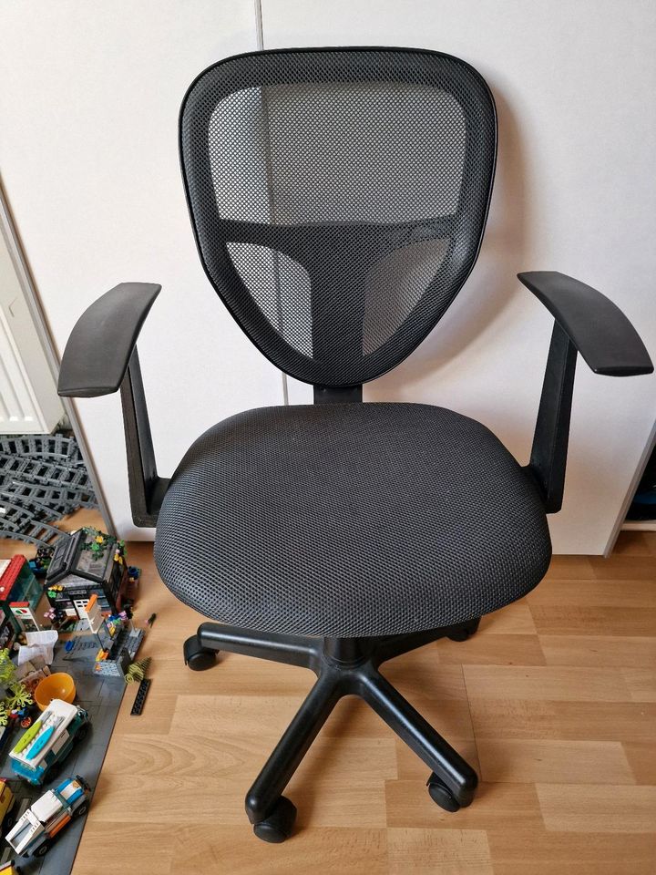 Schreibtisch Stuhl kinder in Lüchow