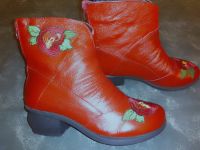 Warm gefütterte Lederstiefel, Echt Leder, rot m. Blumen-Stickerei Niedersachsen - Isenbüttel Vorschau