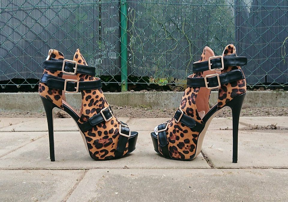 High Heels Plateau Sandalette LEO - Übergröße ( Gr. 36 - 47 ) in Frankfurt  am Main - Ostend | eBay Kleinanzeigen ist jetzt Kleinanzeigen