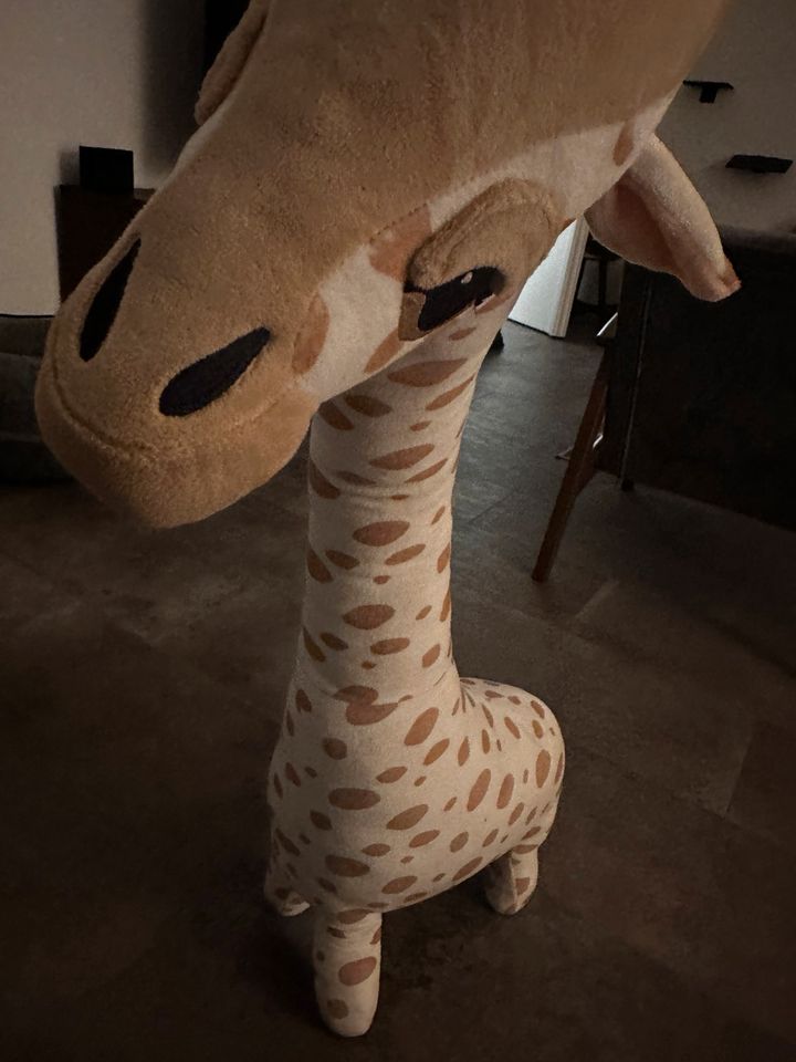 H&M Giraffe aus Stoff 1m hoch in Salzgitter