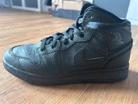 Nike Jordans 1 Mid Schwarz Gr.38 Turnschuhe Sneakers Berlin - Hellersdorf Vorschau