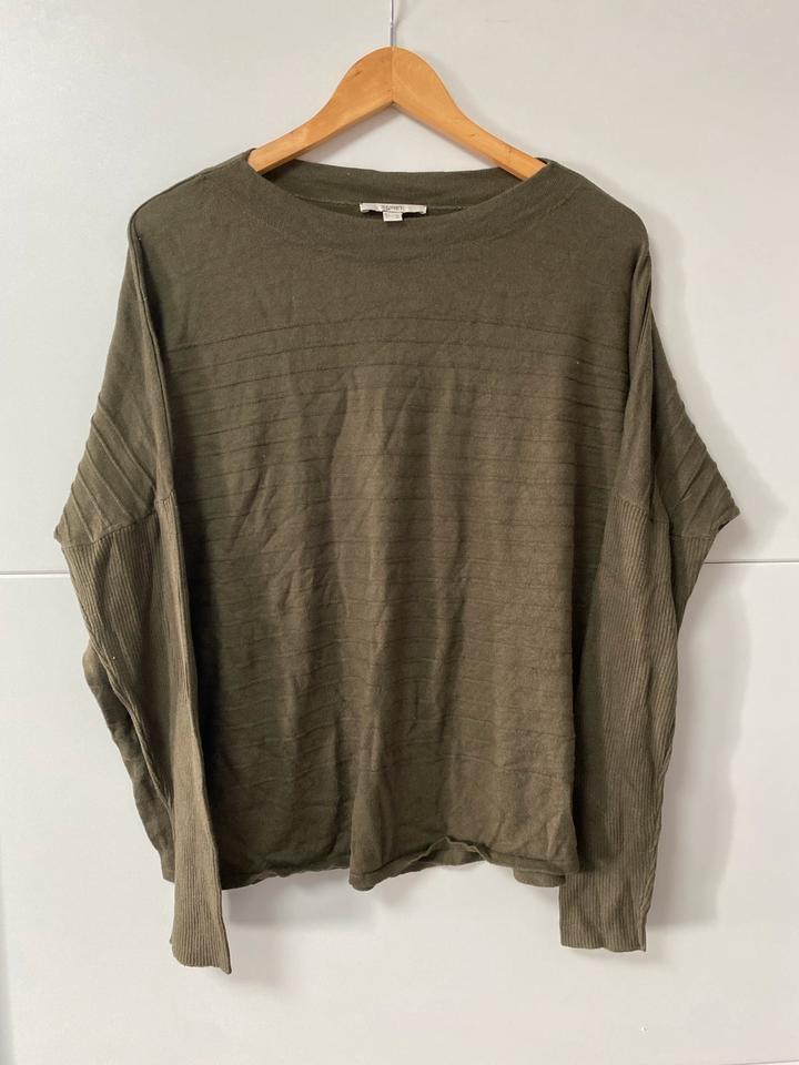 Blusen Shirts Pullover XL 42 Zara Esprit L 40 Hose Bootcut in Saarbrücken