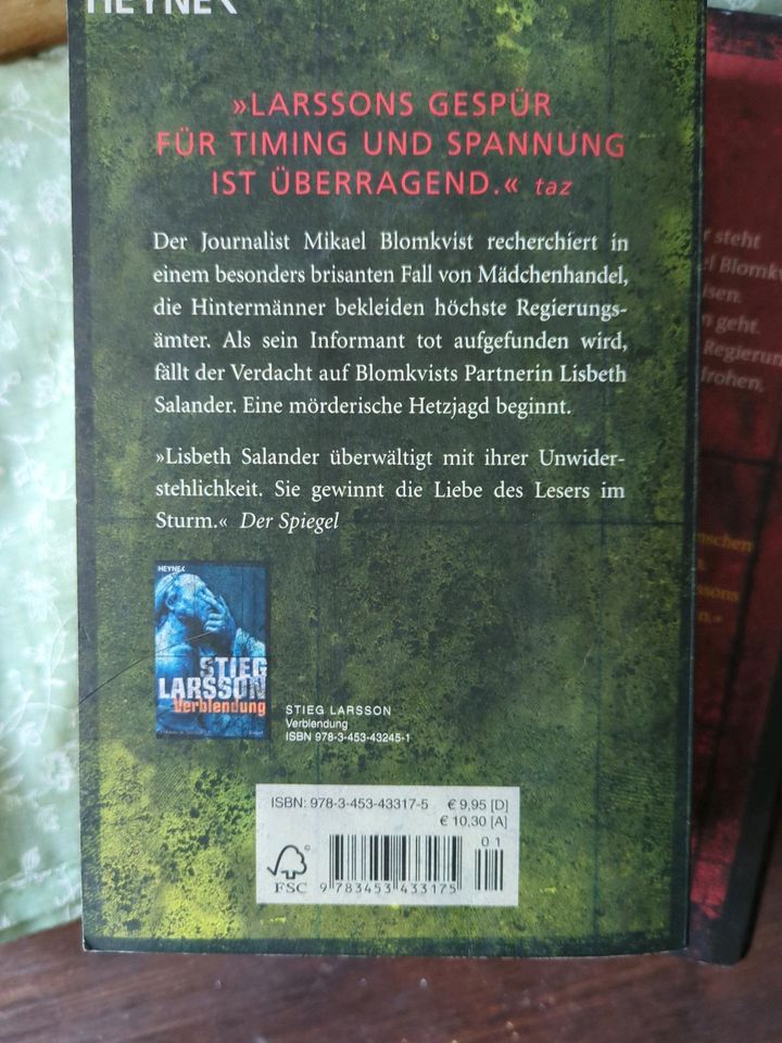 Thriller Stieg Larsson Trilogie Verblendung Verdammnis Vergebung in Leipzig