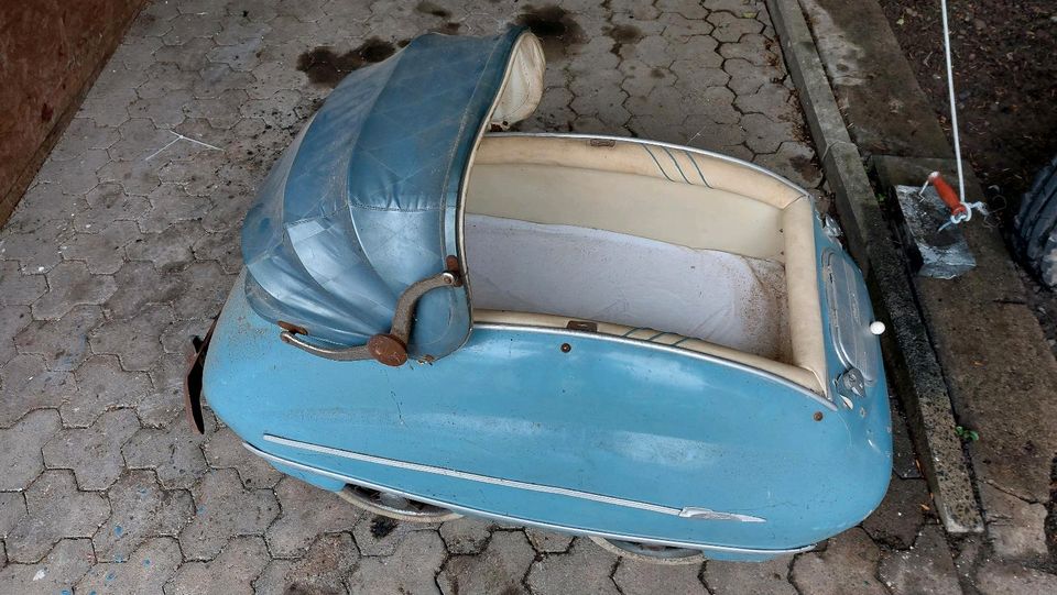 Retro Kinderwagen- Nostalgie - alter 60er in Nassau