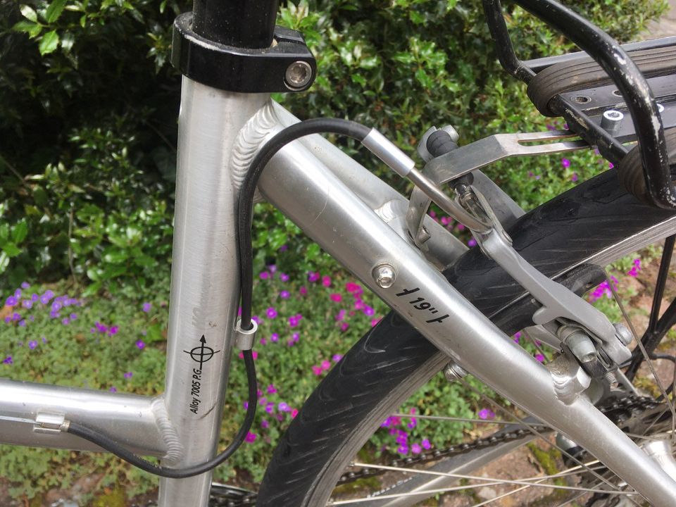 Damen Cross Fahrrad NISHIKI in Hofheim am Taunus