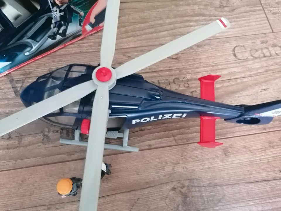 Playmobil Polizei Hubschrauber mit LED Suchscheinwerfer in Luckau