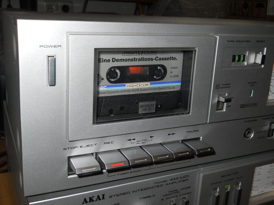 AKAI Anlage AM U01 / CS M01A / AT K02 Verstärker Tape Radio in Schortens