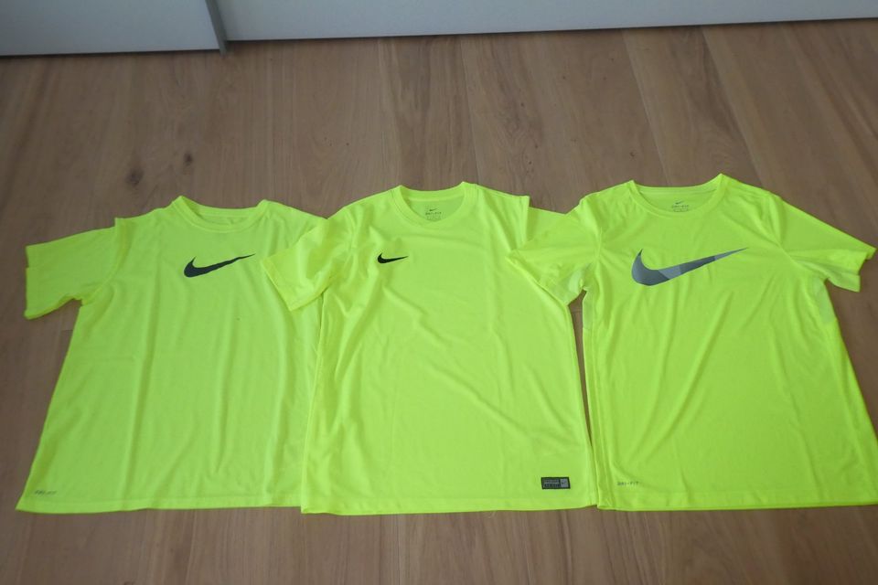 Trikot Shirt Hose Hoodie Fußball Nike Gr XL 158 164 170 Tshirt S in Castrop-Rauxel