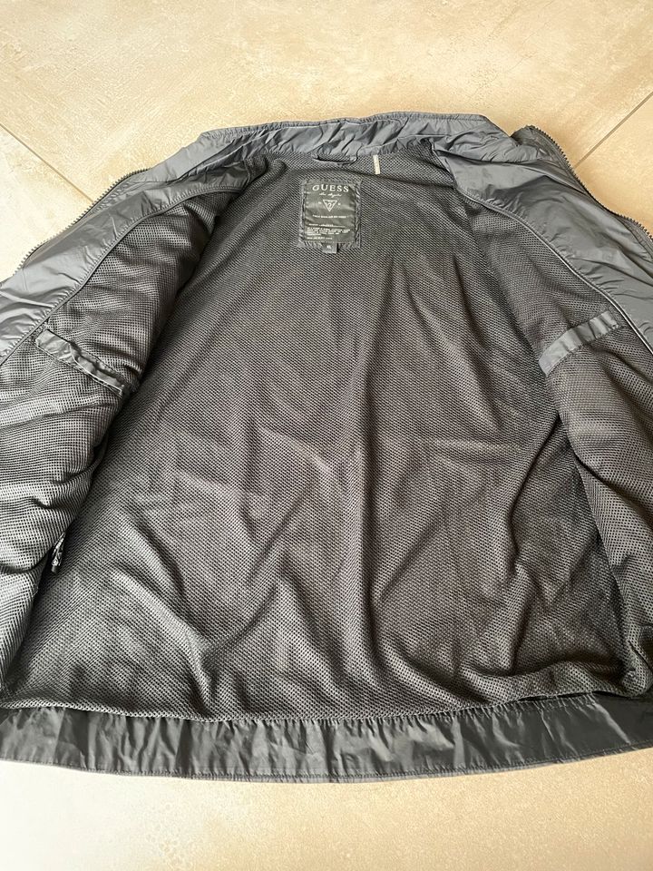 Guess Blousonjacke, Schwarz, Gr. XL, neuwertig in Schinkel