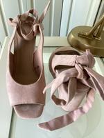 Stradivarius Wedges Bindebänder Veloursoptik rose Gr. 36 neu Leipzig - Knautkleeberg-Knauthain Vorschau