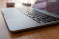 Apple MacBook Pro M1 Pro 2020 13,3“ 16GB RAM 256GB Space Grau Berlin - Treptow Vorschau