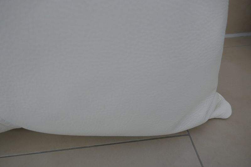 Großes weißes Echtleder Sofa Kissen 45 x 45 cm in Leipzig