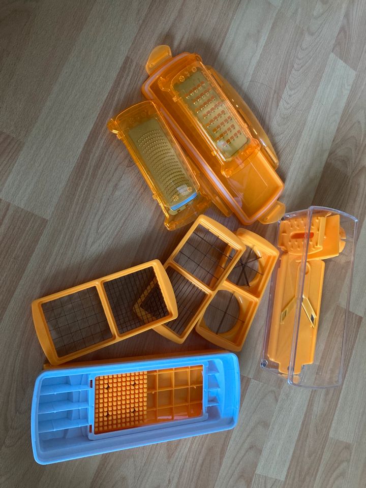 Nicer Dicer Genius mit viel Zubehör in Zeuthen