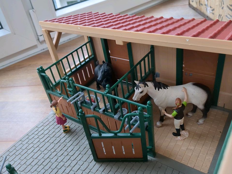 Schleich Pferdehof 42103 mit vielen EXTRAS!!! in Datteln