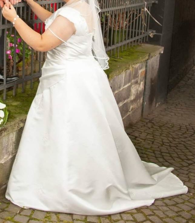 Brautkleid Hochzeitskleid Amera Vera b 85 ivory Größe 54 in Rheinbrohl