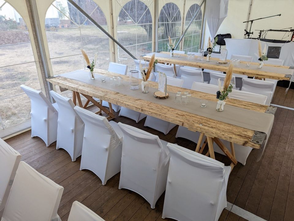 Tische für Feier Hochzeit aus echten Vintage Bohlen zu verleihen in Espelkamp