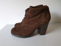 Gr.39 neuwertig Mango Wildleder heels Stiefel Stiefeletten braun Niedersachsen - Hildesheim Vorschau