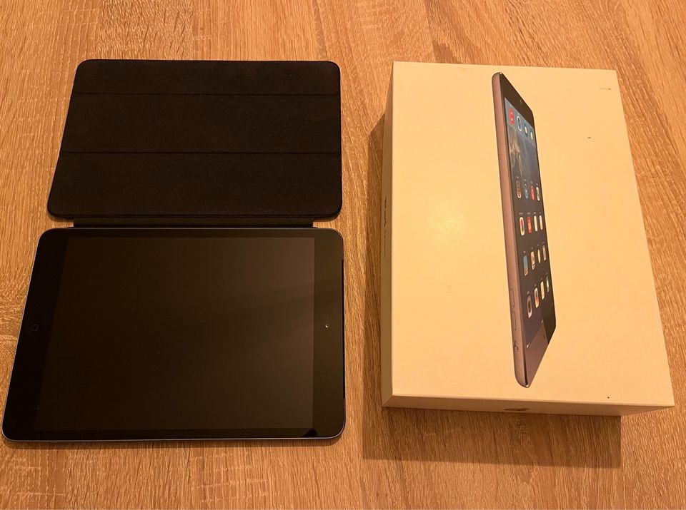 Apple iPad Mini 2 space-grey, 32GB, Wi-Fi + Cellular in München