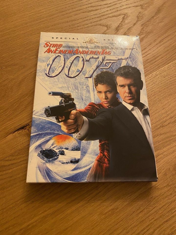 James Bond 007 - Stirb an einem anderen Tag (Special Edition) in Ostfildern