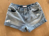 LEVI‘S Girlfriend Shorts Jeans Gr. 164 Mädchen Baden-Württemberg - Erolzheim Vorschau