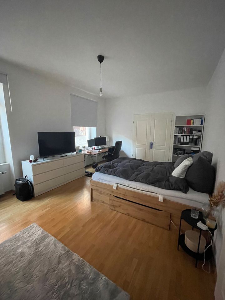 *Geräumige, schön modernisierte 3,5-Zimmerwohnung am Kernerplatz* in Stuttgart