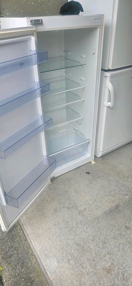 BEKO KÜHLSCHRANK 200L EINBAU, LED in Korschenbroich