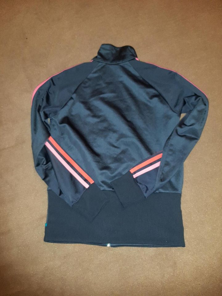 Addidas Sportjacke 164 in Nossen