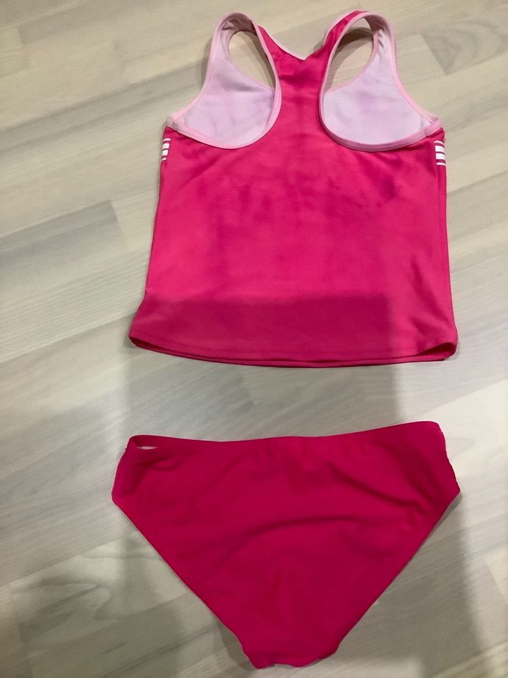 KangaROOS Tankini Sporty, mit sportlichem Frontdruck,Größe146/152 in  Schleswig-Holstein - Lütjenburg | eBay Kleinanzeigen ist jetzt Kleinanzeigen