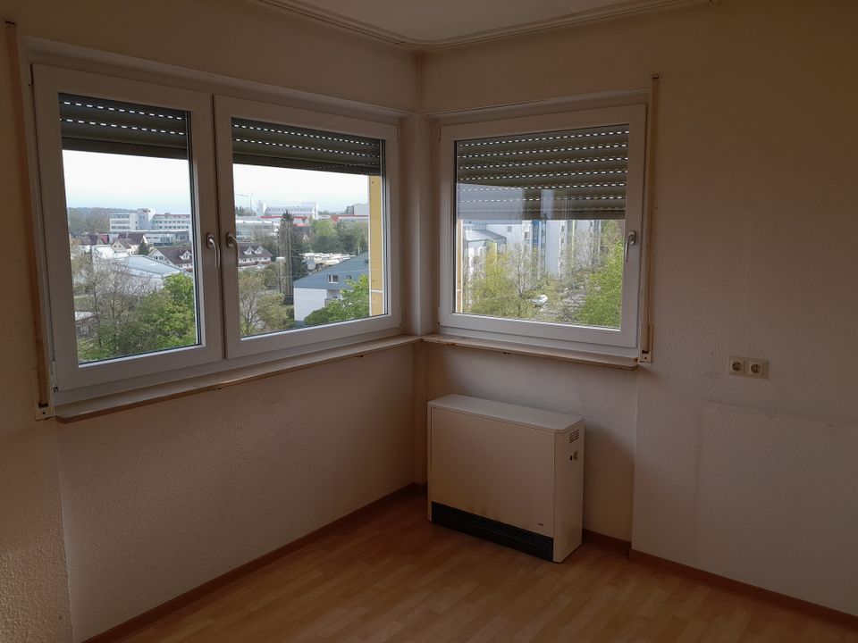 Sehr schöne 3 Zimmerwohnung  mit neuem Vinyl-Boden zu vermieten in Oberndorf am Neckar