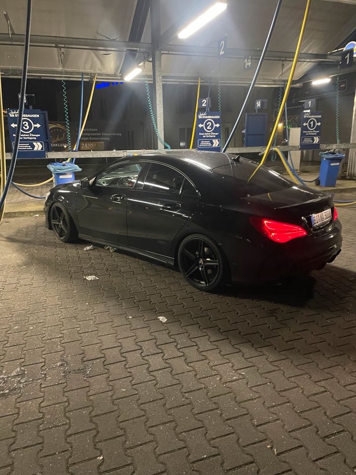 MERCEDES CLA AMG in Langenfeld