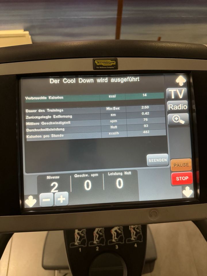 Technogym Excite Wave 700 TV in Kerpen