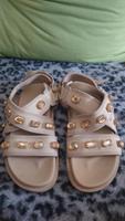 Catwalk Deichmanne Sandalen Sandaletten Pantoletten beige gold 40 Bayern - Augsburg Vorschau