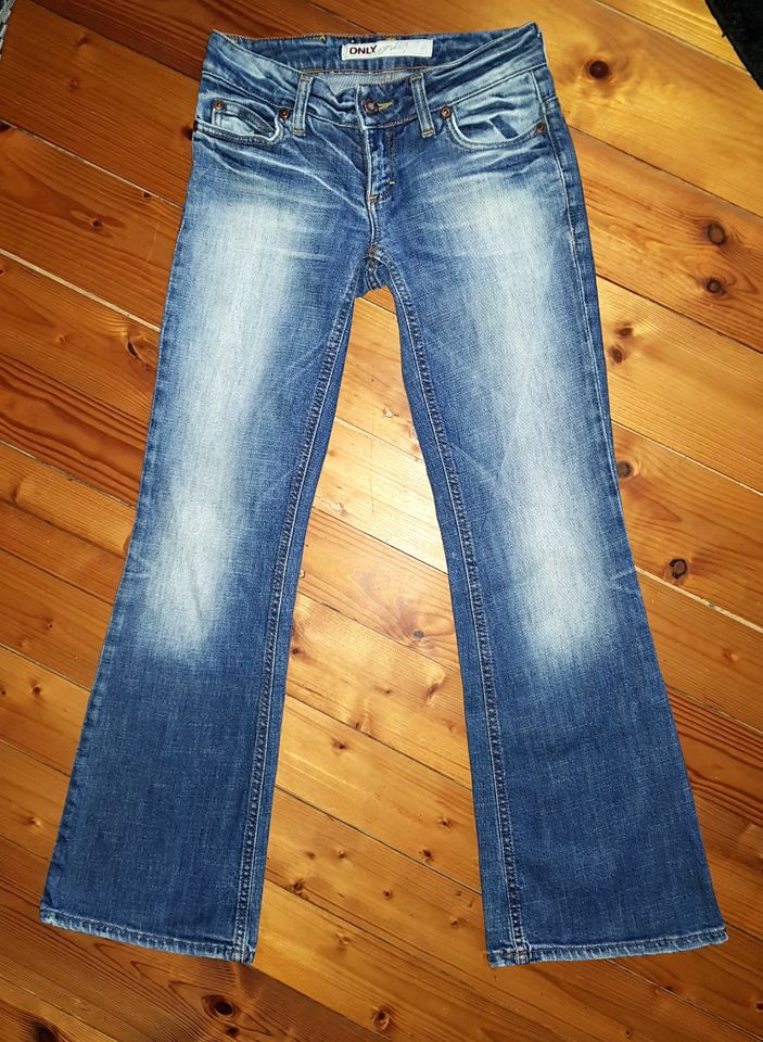 ONLY Auto Low Stretch Boot Cut Jeans Gr. 32/30 W24/25 L30 in Stadtallendorf