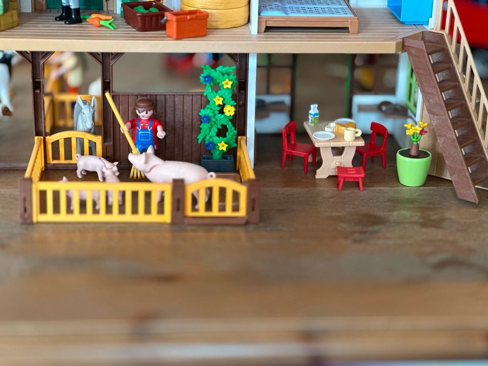 Playmobil Großer Bauernhof und verschiedenes dazu in Boostedt