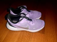 Sportschuhe Turnschuhe Original  Nike lila Gr. 34 München - Schwabing-West Vorschau